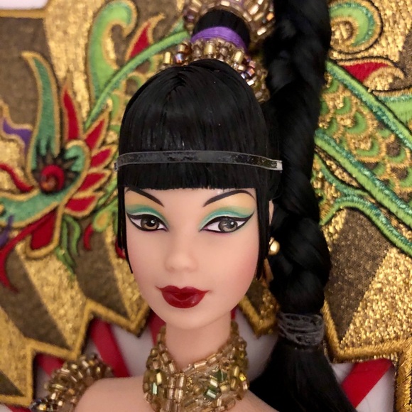 🔥1998 Vintage Bob Mackie Fantasy Goddess of Asia Barbie Limited Edition NRFB🔥 - Picture 8 of 16
